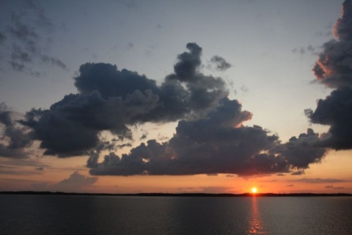 Zonondergang gezien vanaf de veerboot.