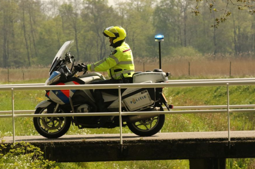 Motorpolitie bij Lieveren